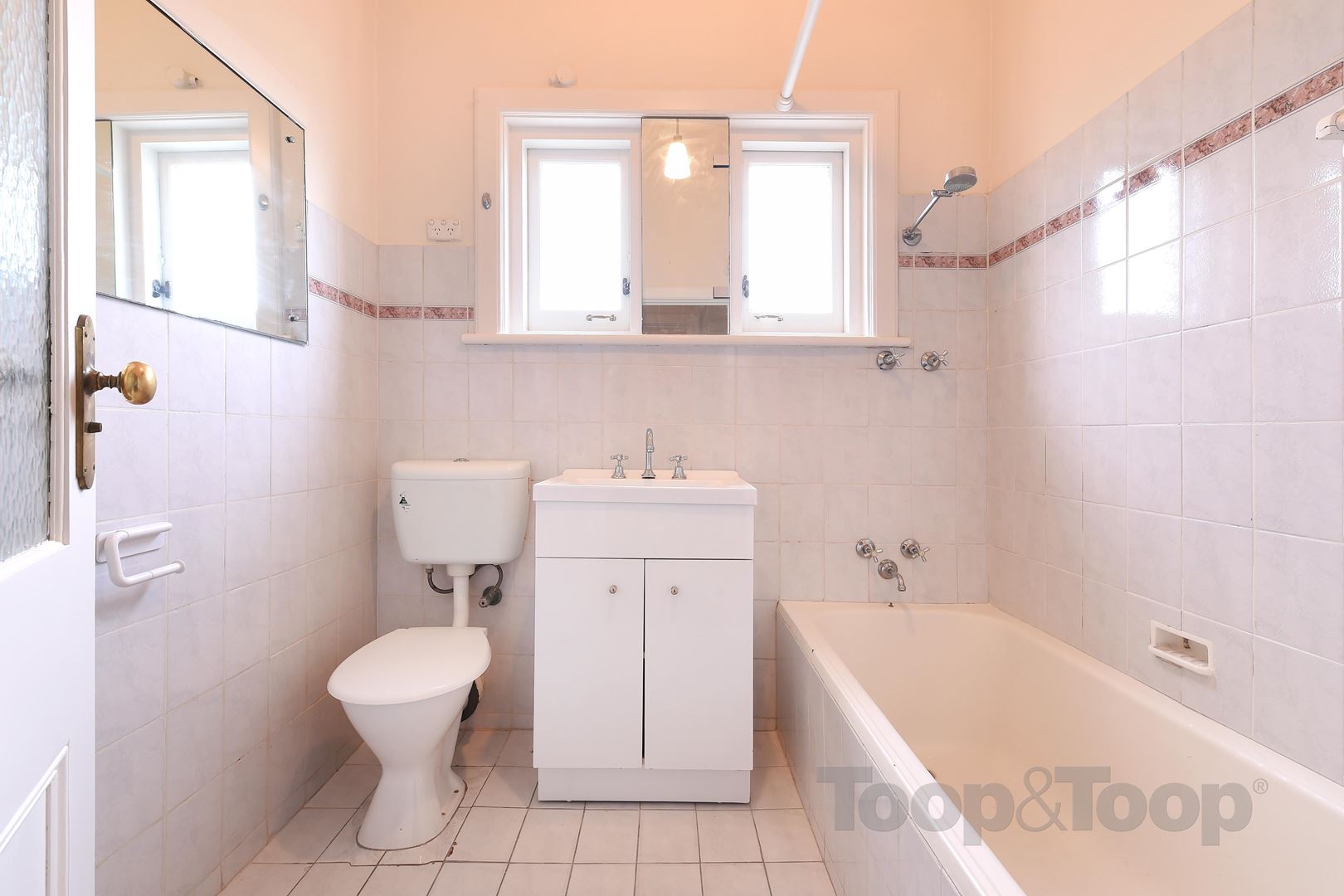 5 / 2 Saltram Road, Glenelg SA 5045, Glenelg - Thumbnail 3