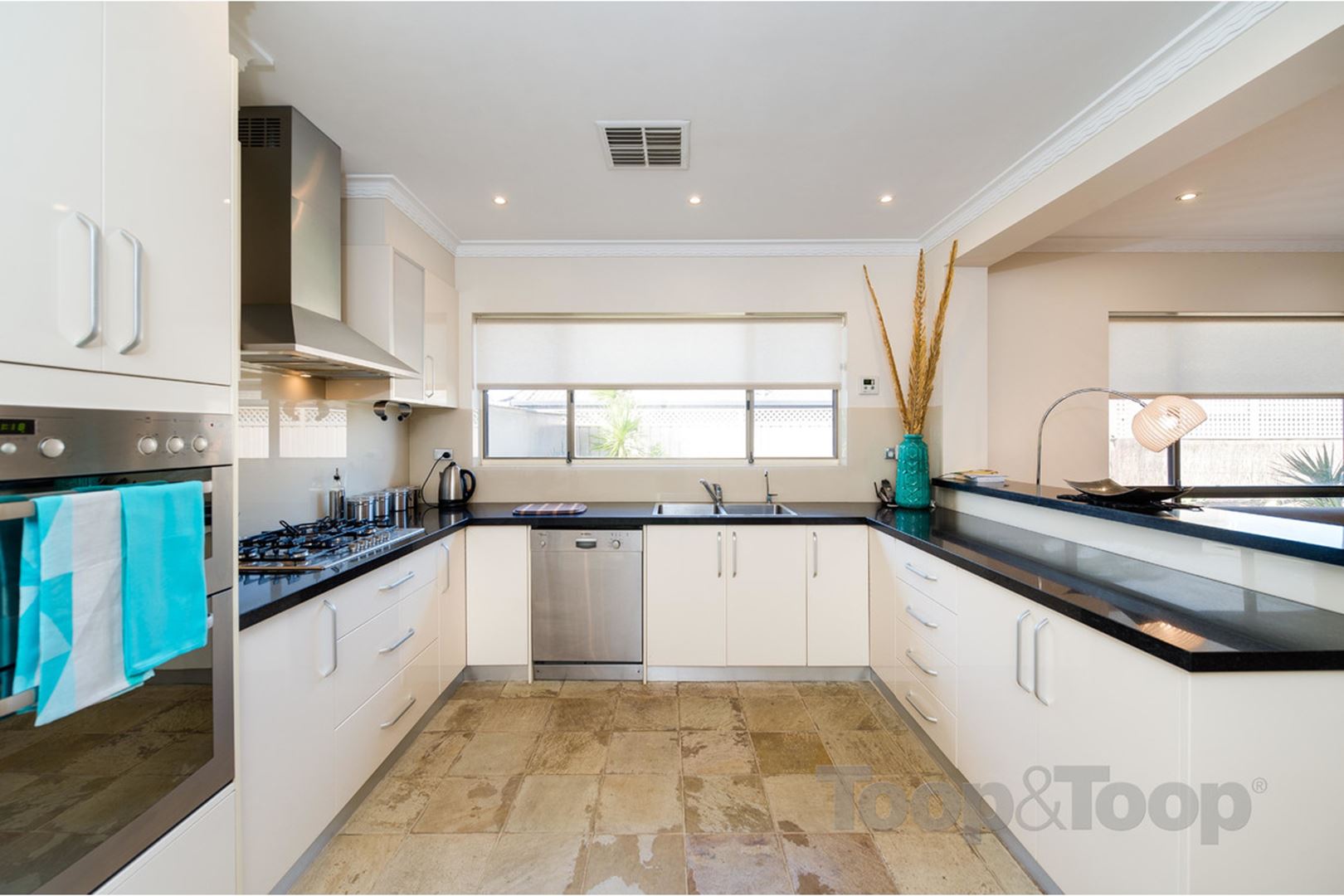 8 Dune Court, West Lakes Shore SA 5020, West Lakes Shore - Thumbnail 4