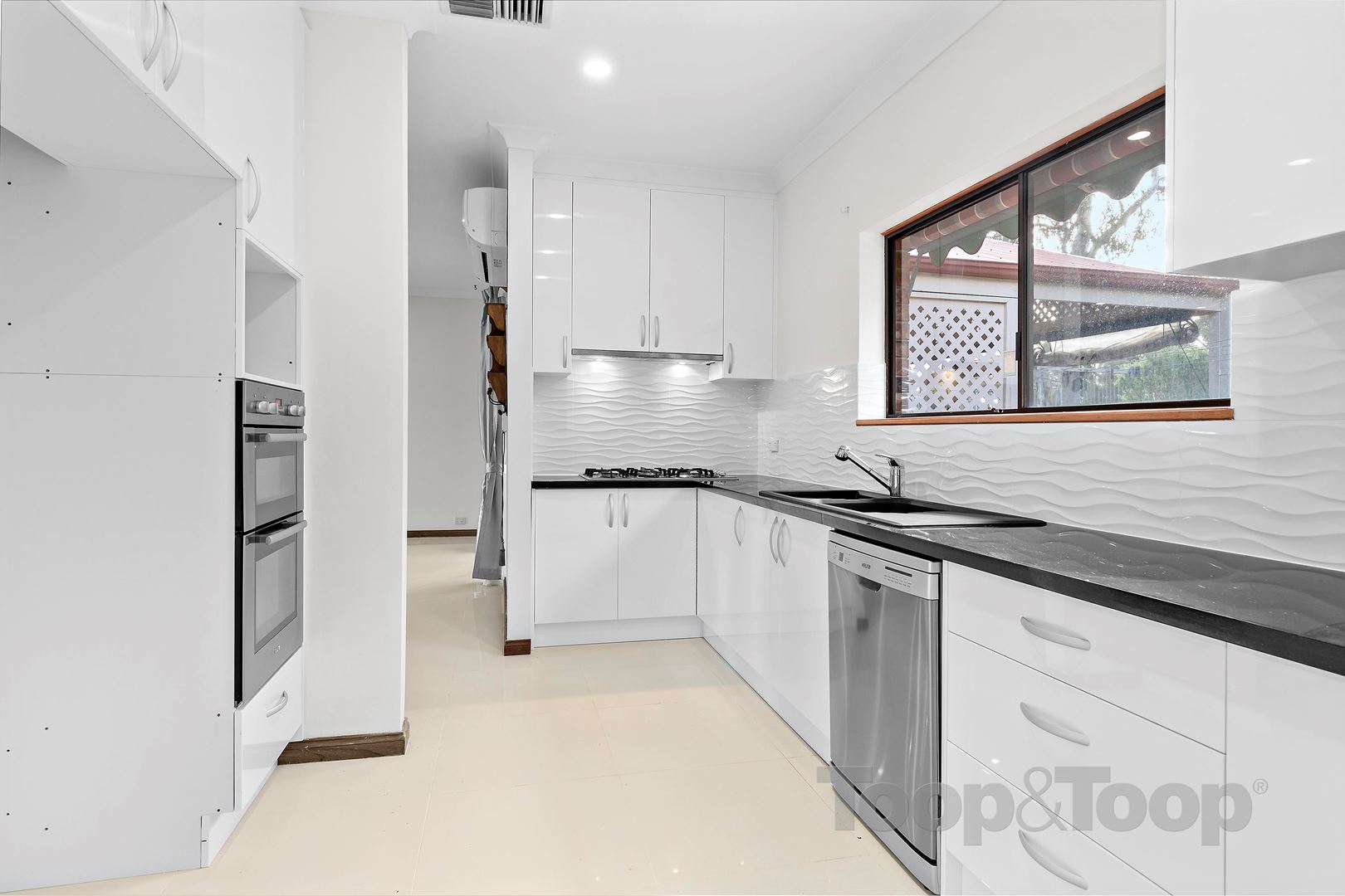 16 Kinnaird Crescent, Highbury SA 5089, Highbury - Thumbnail 2