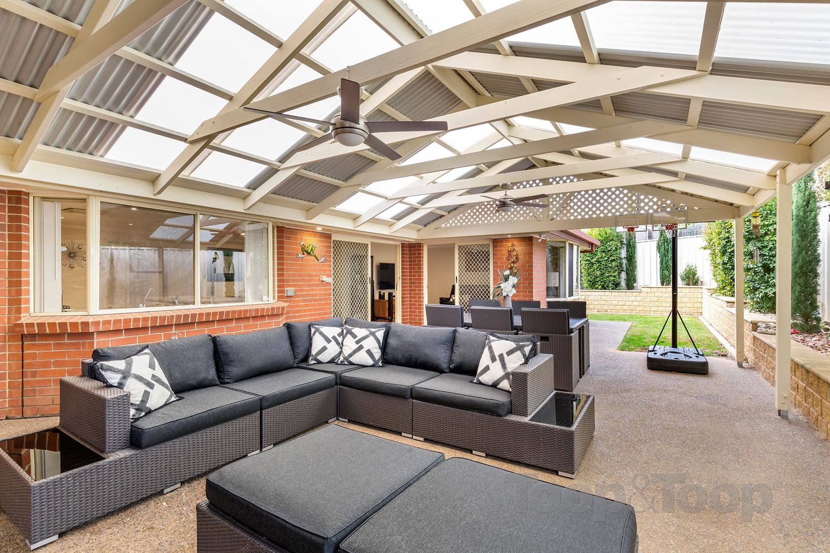 4 Lakeview Court, Aberfoyle Park SA 5159, Aberfoyle Park - Thumbnail 2