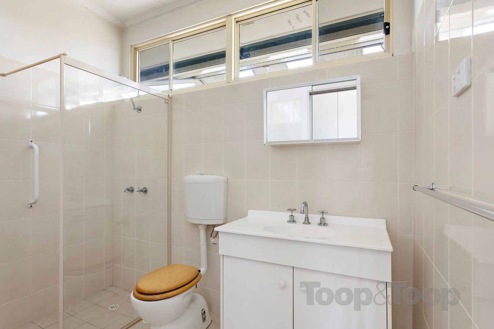 1 / 11 Thornton Road, Greenacres SA 5086, Greenacres - Thumbnail 6