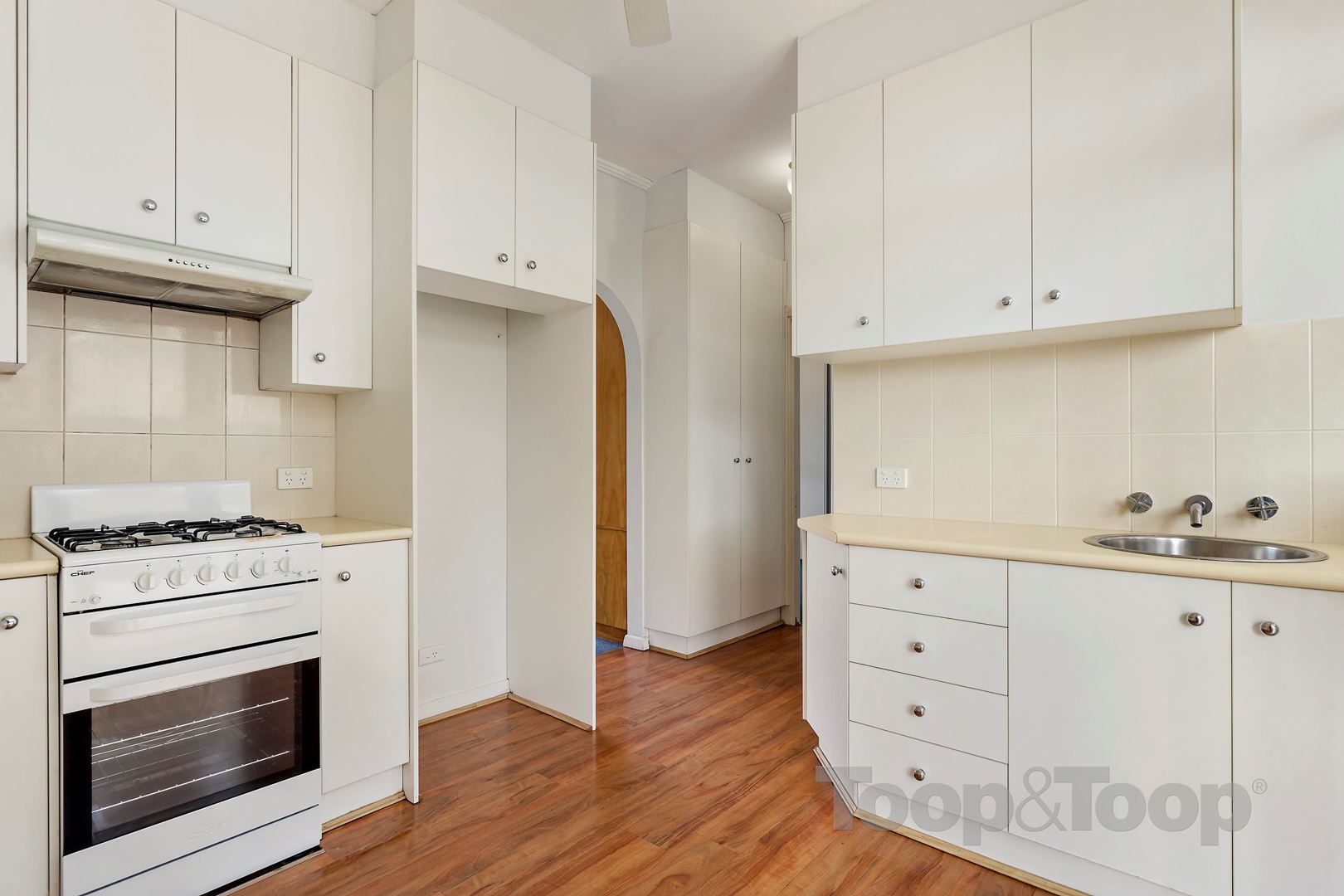 1 / 11 Thornton Road, Greenacres SA 5086, Greenacres - Thumbnail 2