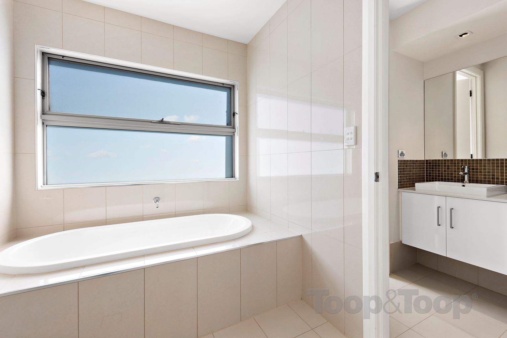 18 Cottesloe Street, West Beach SA 5024, West Beach - Thumbnail 7