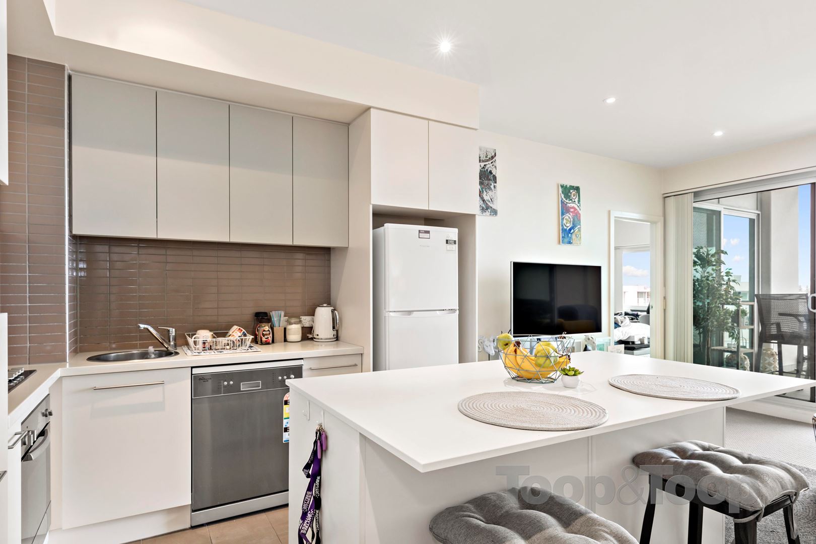 307 / 1-2 Tarni Court, New Port SA 5015, New Port - Thumbnail 2