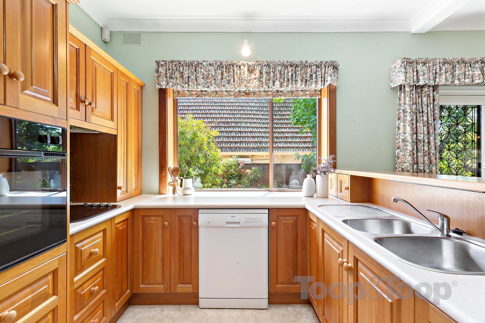 28 Fowlers Road, Glen Osmond SA 5064, Glen Osmond - Thumbnail 4