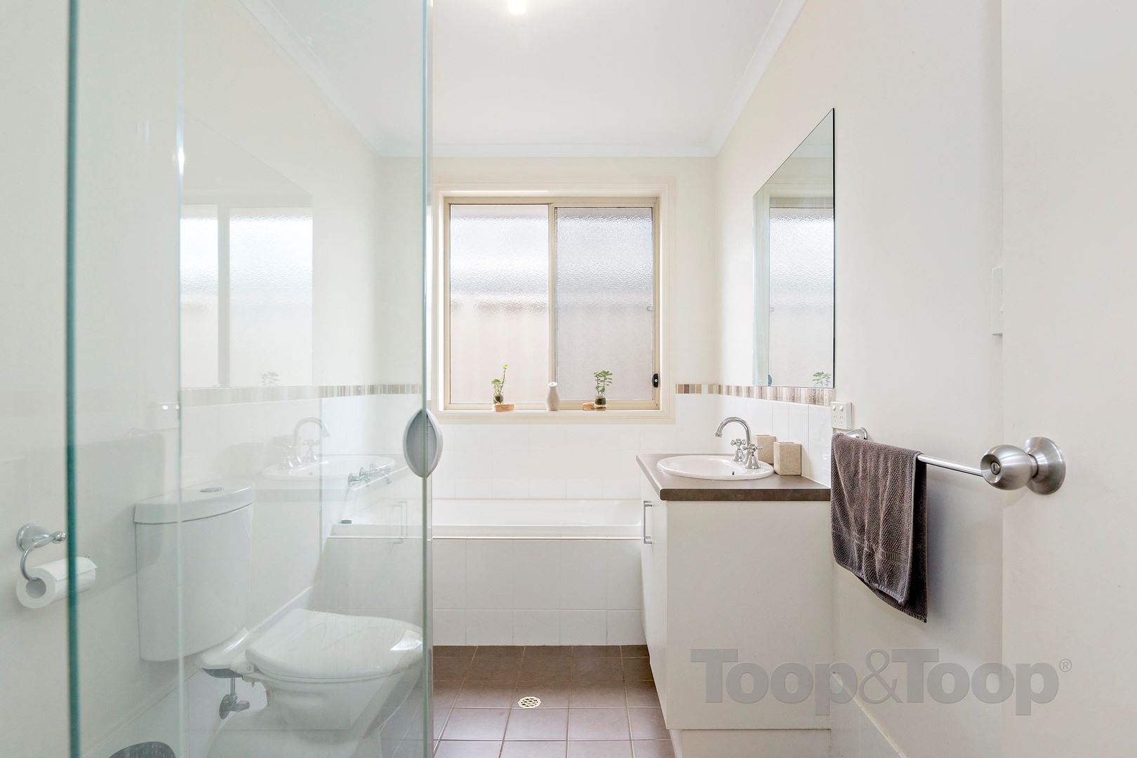 1 / 5 Bishops Hill Road, Happy Valley SA 5159, Happy Valley - Thumbnail 6