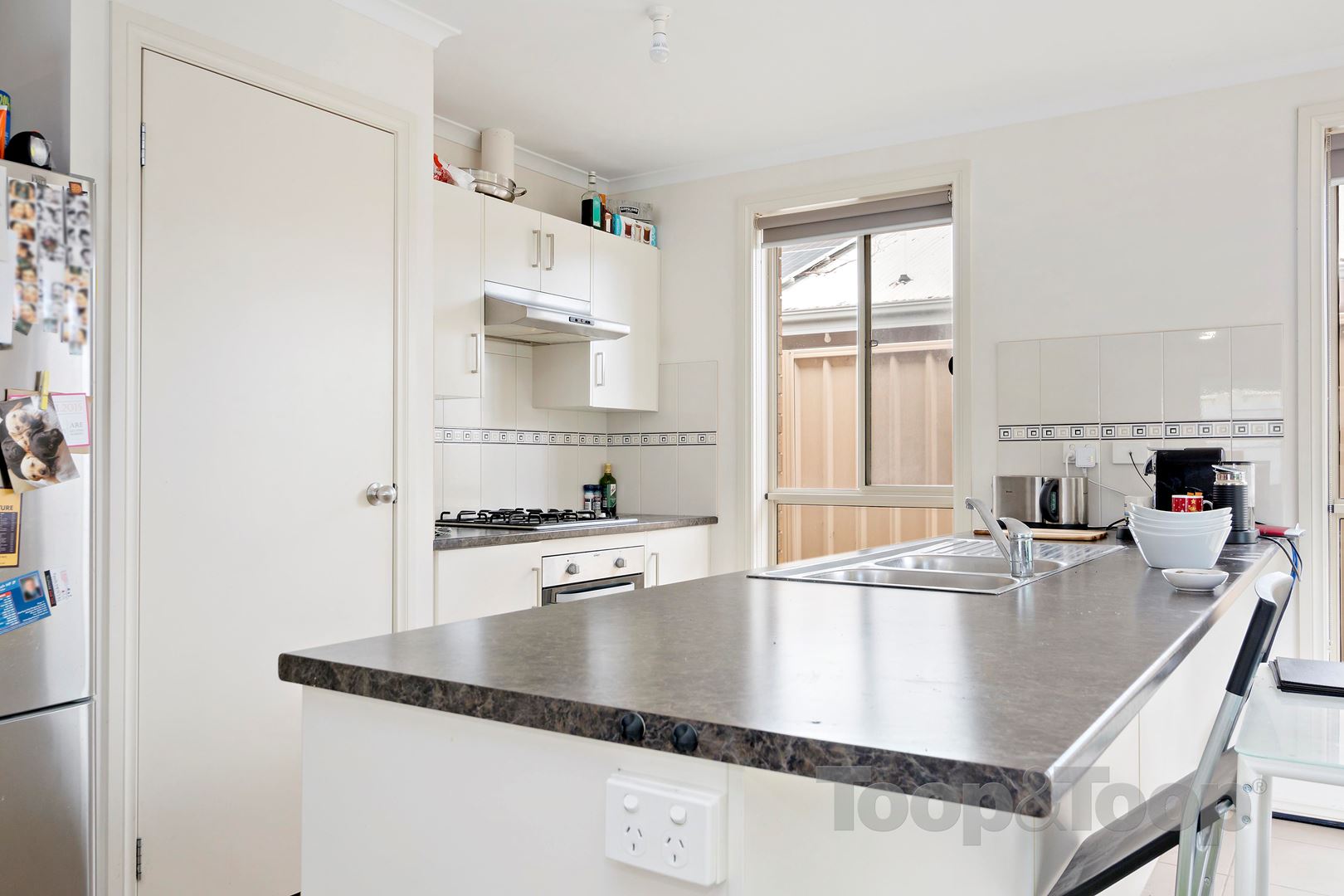 1 / 5 Bishops Hill Road, Happy Valley SA 5159, Happy Valley - Thumbnail 3