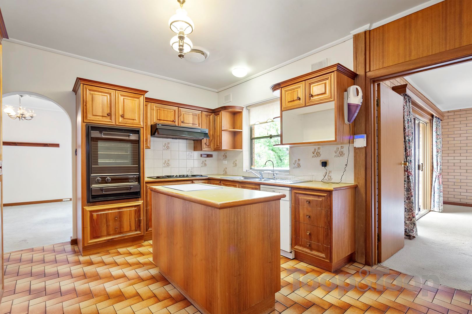 18 Muggs Hill Road, Mitcham SA 5062, Mitcham - Thumbnail 3