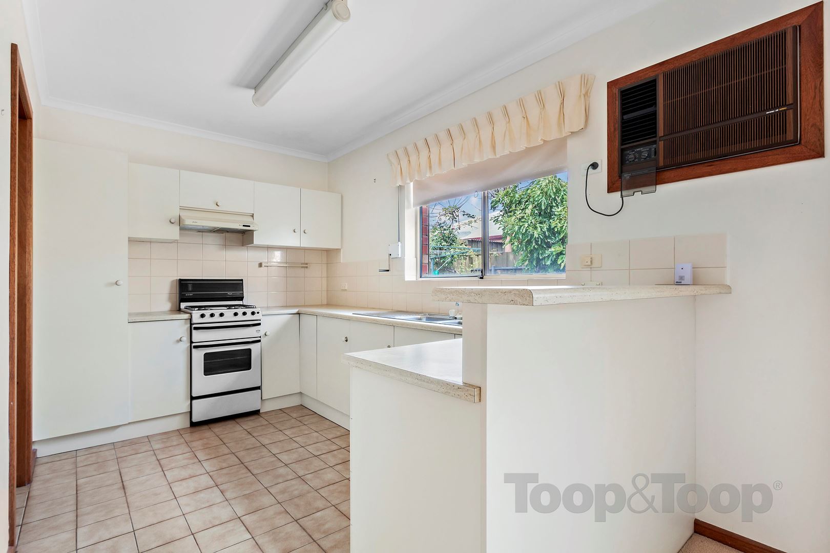 1 / 9 Wychwood Court, Findon SA 5023, Findon - Thumbnail 3