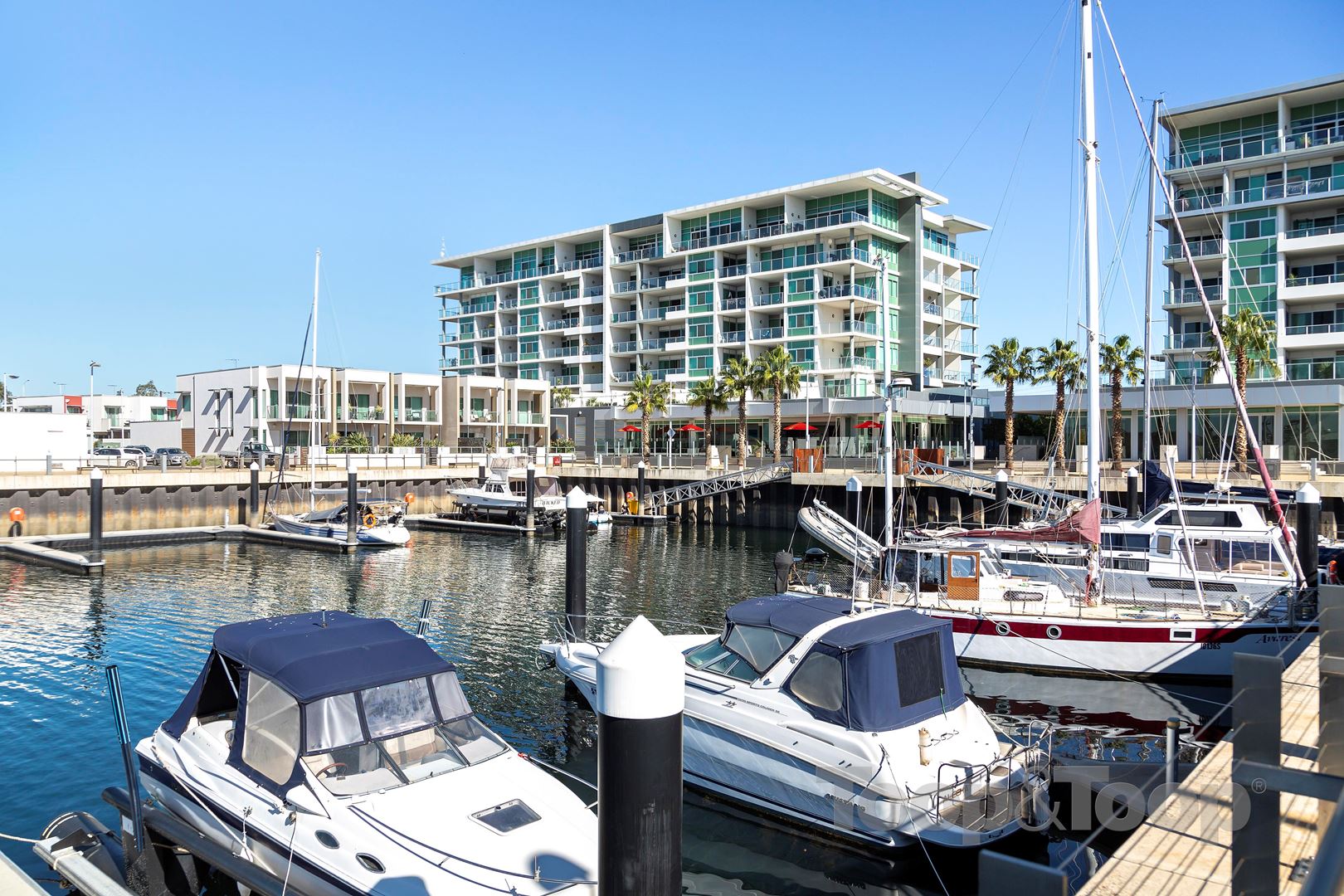 305 / 1-2 Tarni Court, New Port SA 5015
