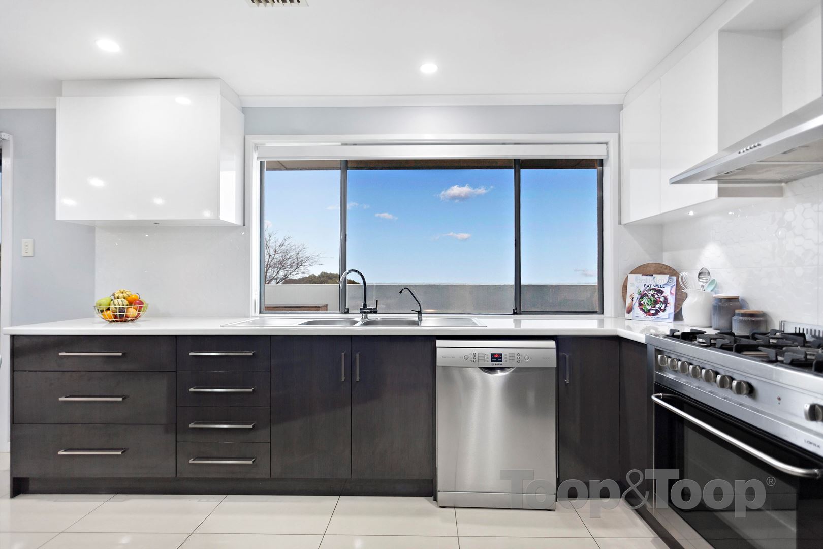 6 Trowbridge Circuit, Gulfview Heights SA 5096, Gulfview Heights - Thumbnail 4