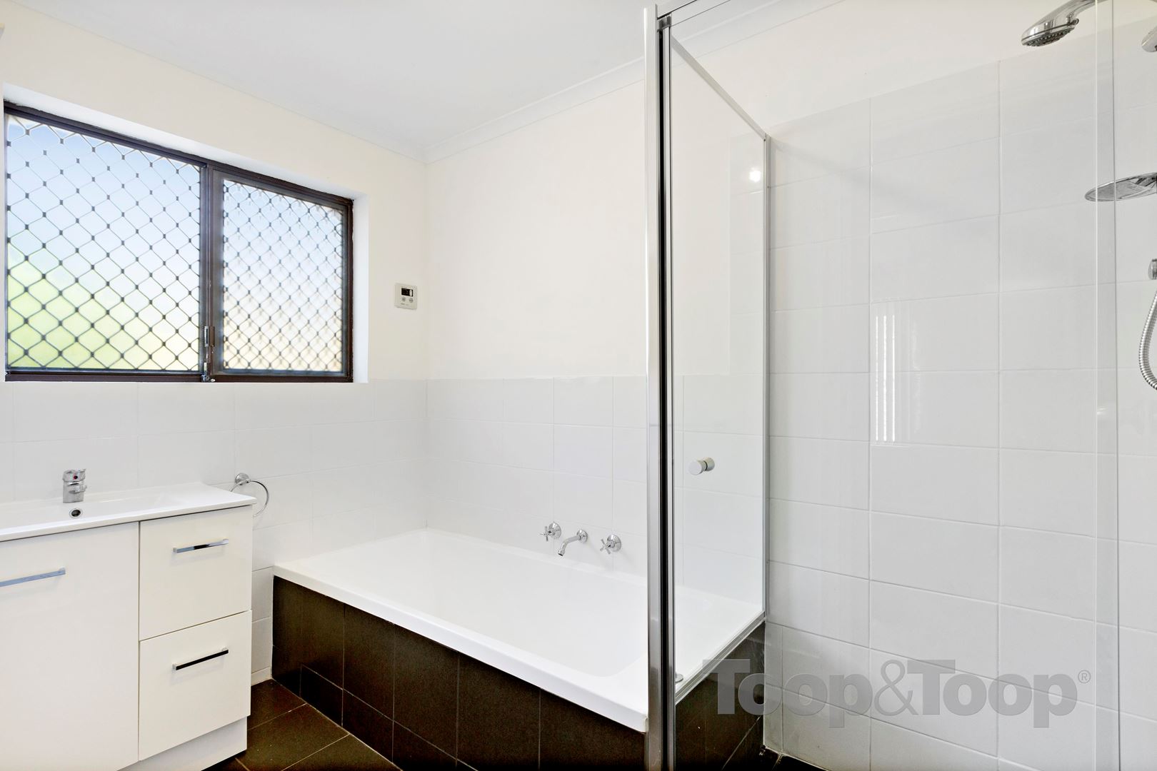 4 Palm Crescent, Old Reynella SA 5161, Old Reynella - Thumbnail 6