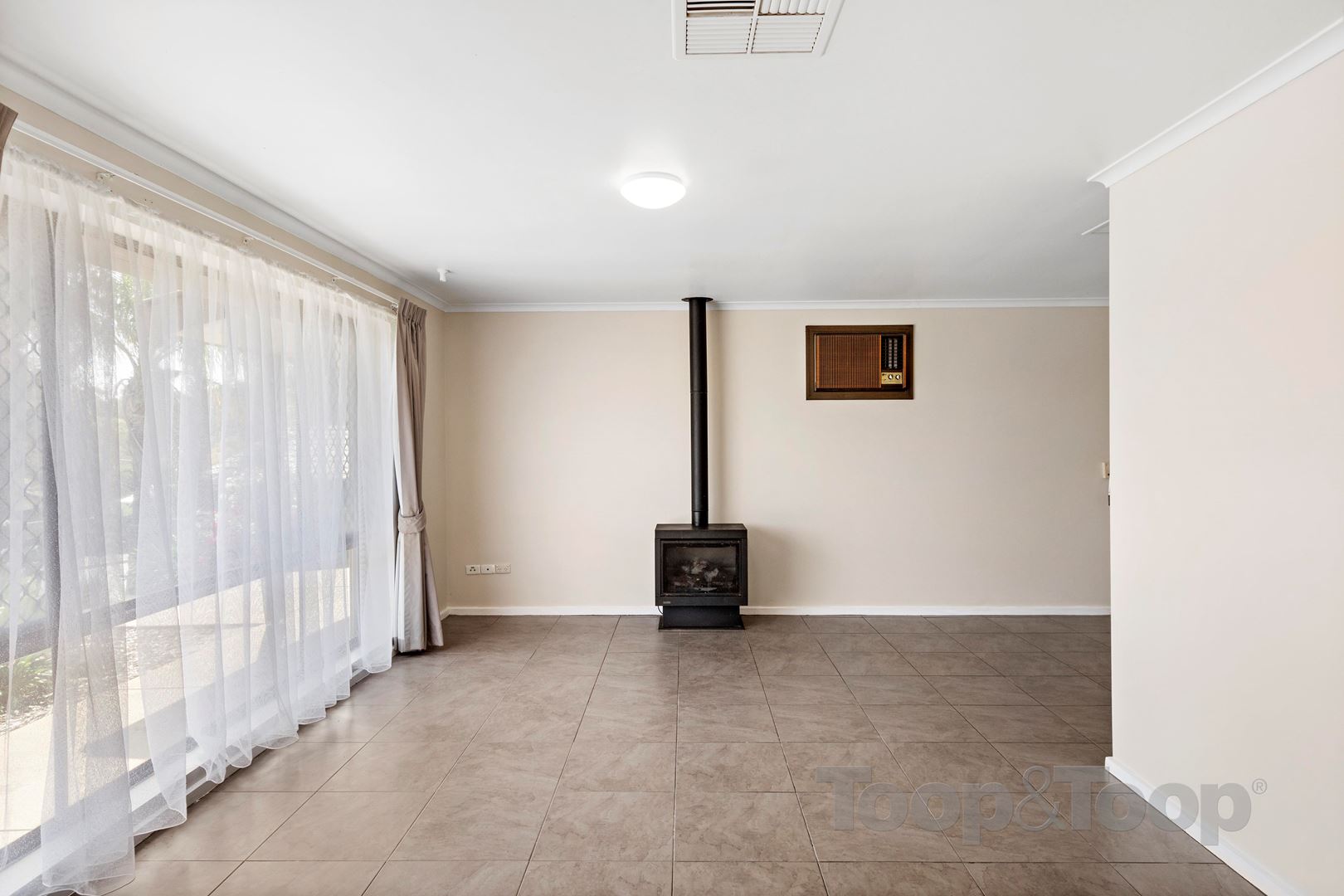 4 Palm Crescent, Old Reynella SA 5161, Old Reynella - Thumbnail 5