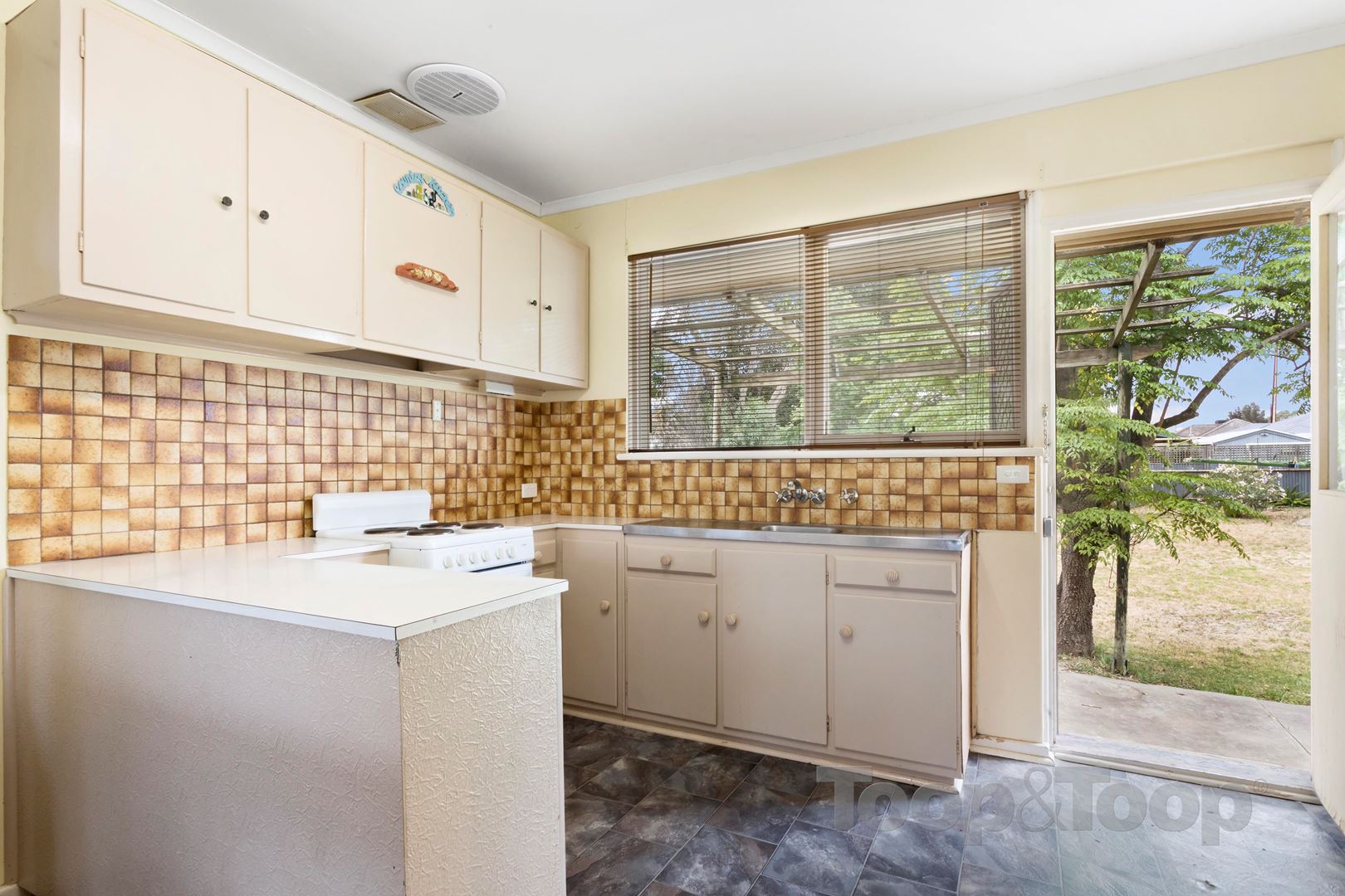 10 Meryl Avenue, Northfield SA 5085, Northfield - Thumbnail 4
