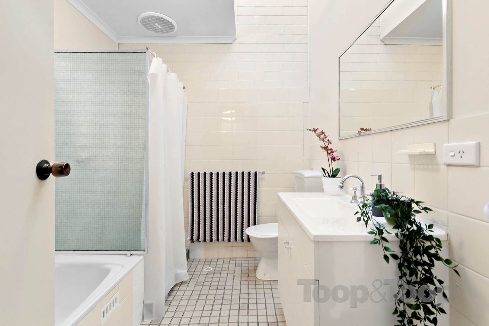 18 / 88 Barton Terrace West, North Adelaide SA 5006, North Adelaide - Thumbnail 8