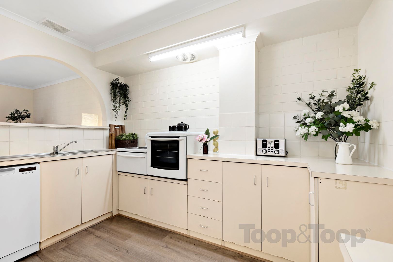 18 / 88 Barton Terrace West, North Adelaide SA 5006, North Adelaide - Thumbnail 4
