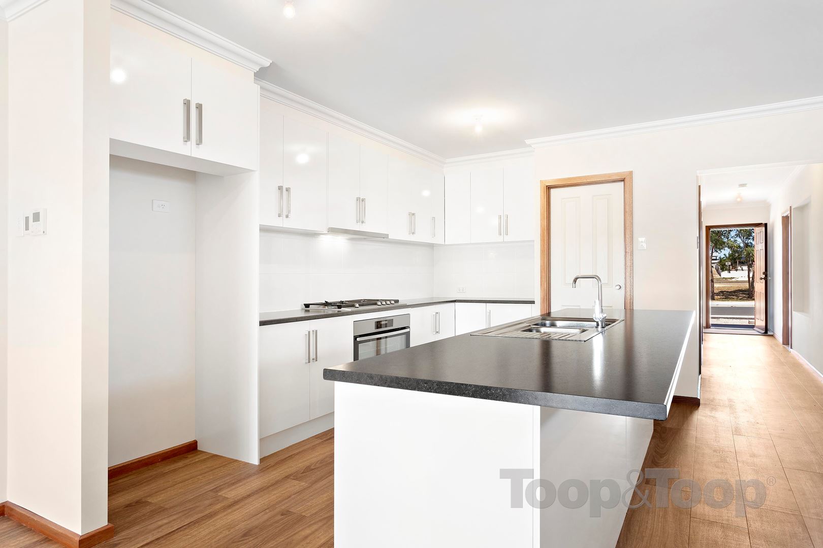 50 Bray Street, Moonta Bay SA 5558, Moonta Bay - Thumbnail 2