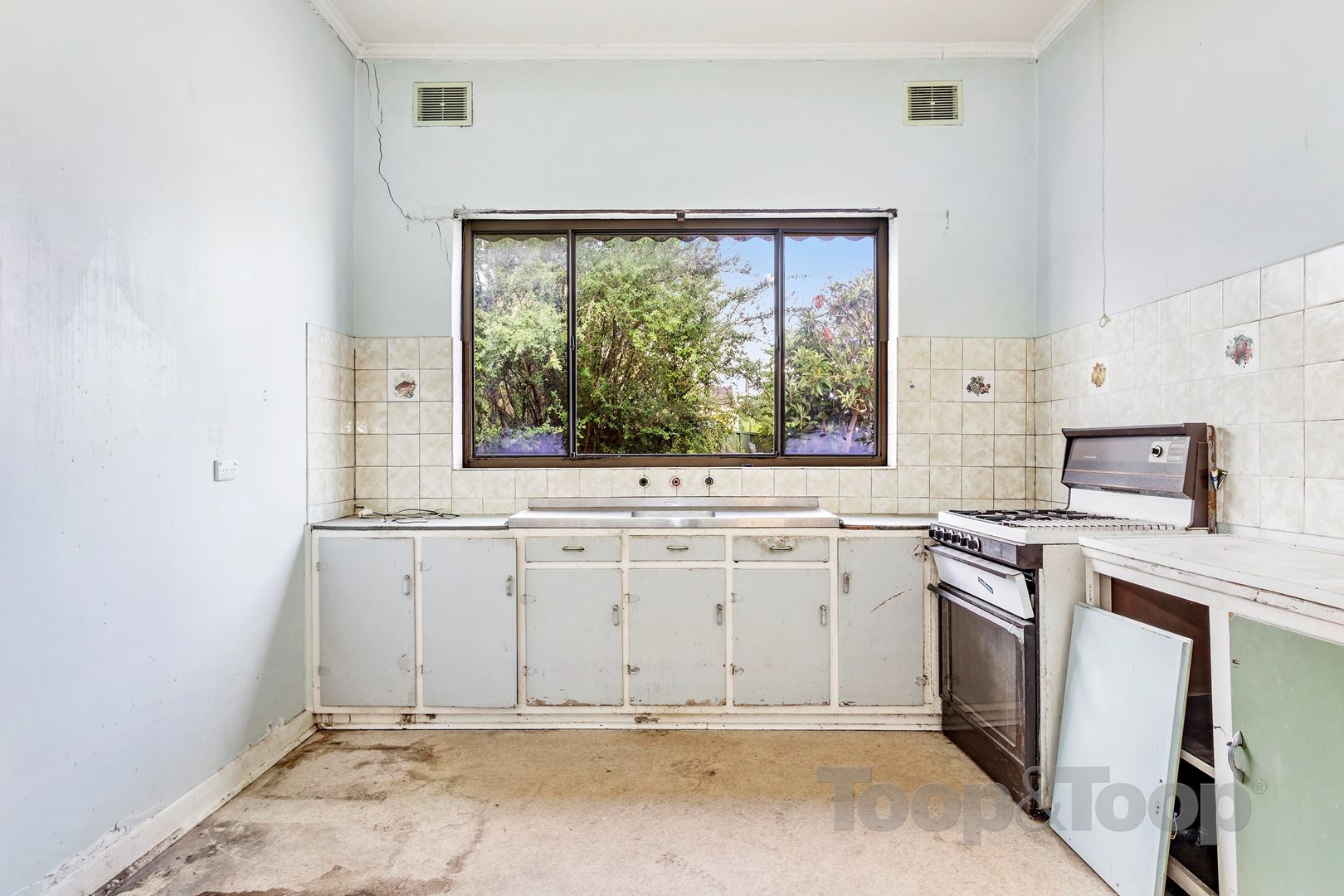 49 Marlborough Street, Henley Beach SA 5022, Henley Beach - Thumbnail 2