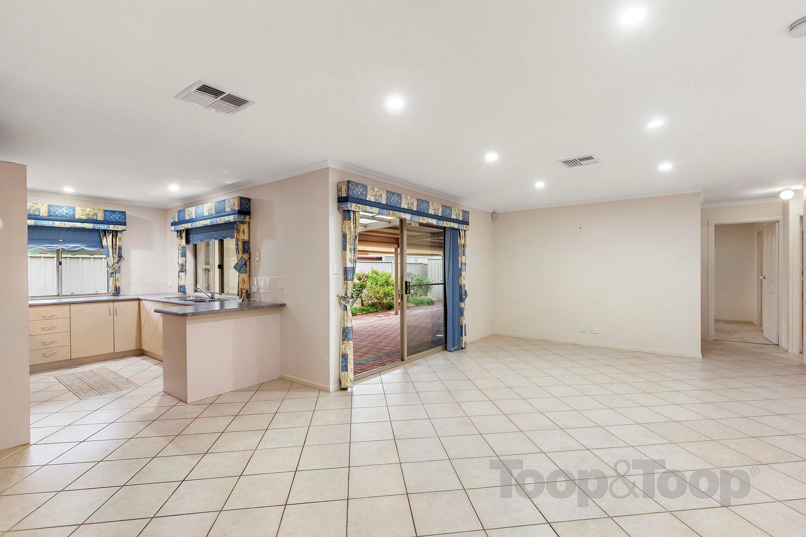 1 Abbey Road, Mitchell Park SA 5043, Mitchell Park - Thumbnail 2