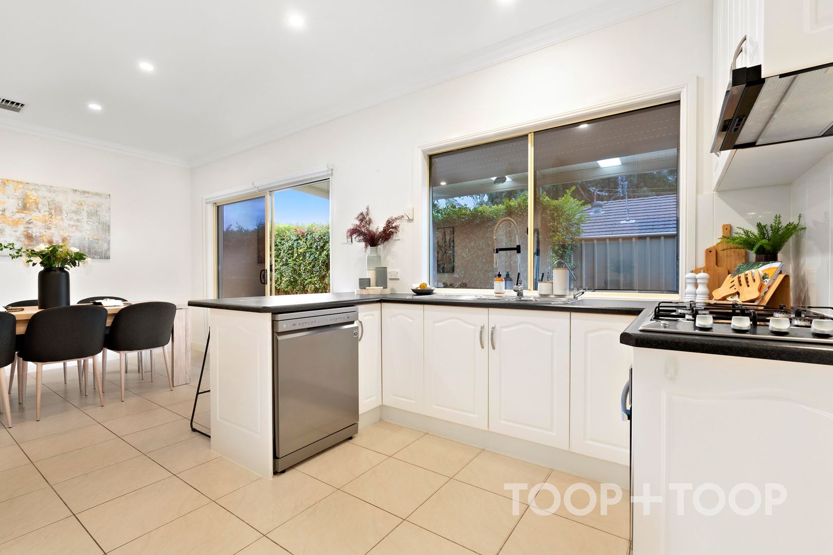 10C Hudson Avenue, Rostrevor SA 5073, Rostrevor - Thumbnail 5