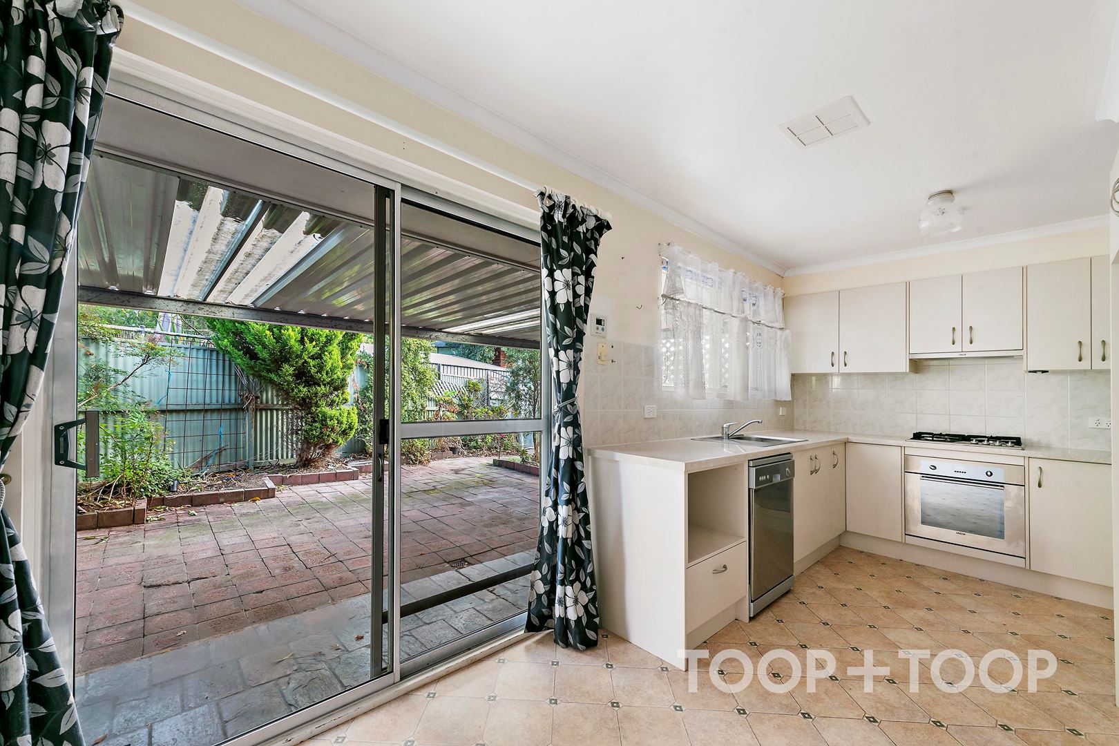 38 Barrdickson Crescent, Happy Valley SA 5159, Happy Valley - Thumbnail 8