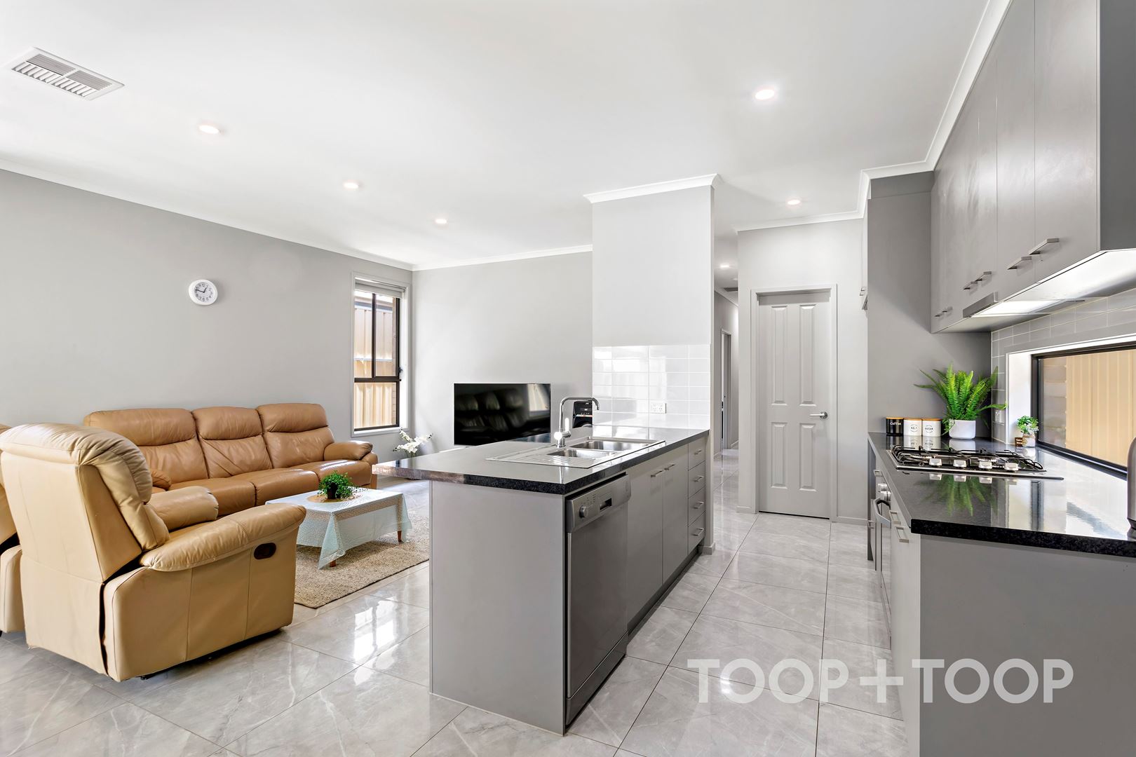 18A Byron Avenue, Clovelly Park SA 5042, Clovelly Park - Thumbnail 2