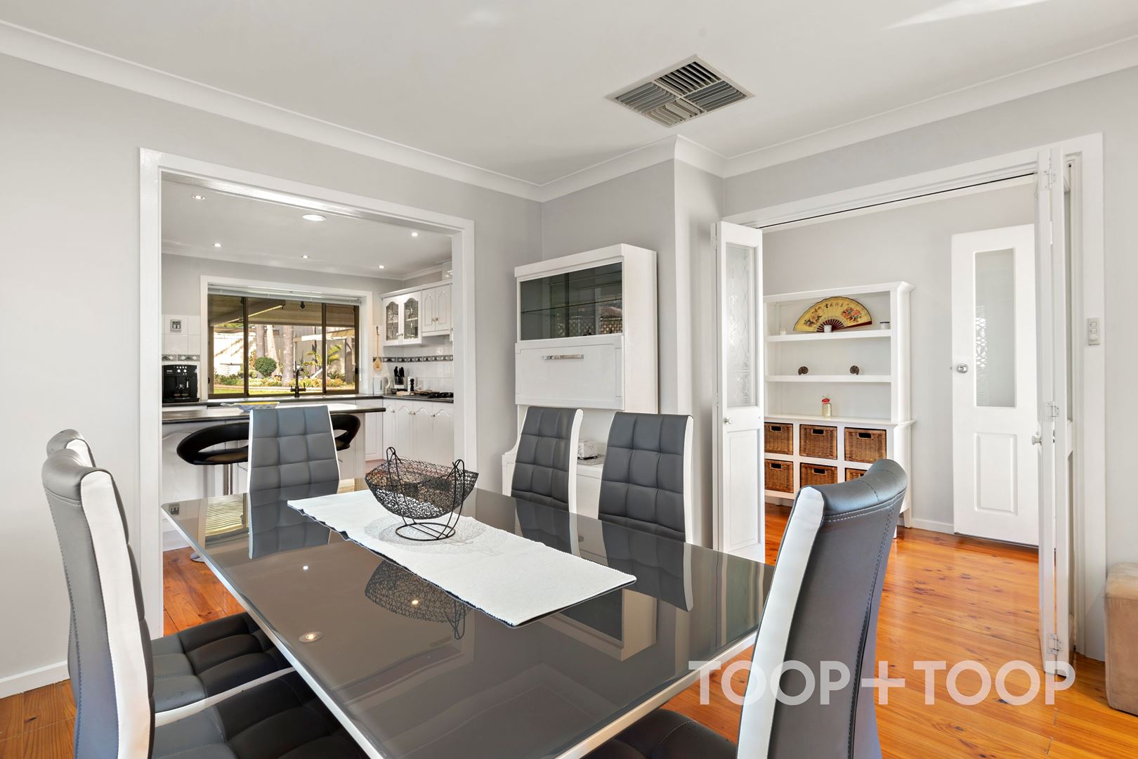 6 Dorian Street, Para Vista SA 5093, Para Vista - Thumbnail 2