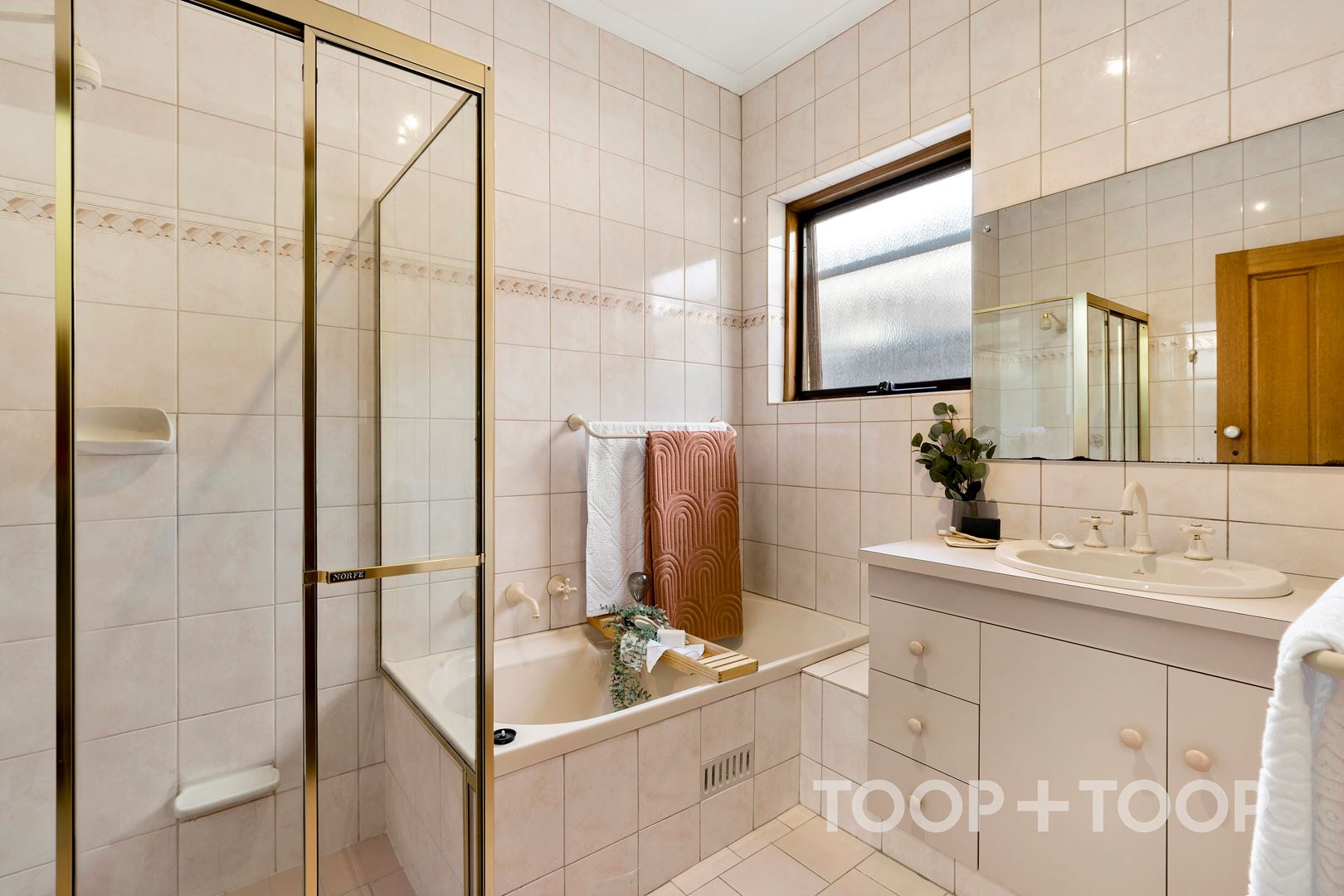 17 Jarvis Street, Erindale SA 5066, Erindale - Thumbnail 8