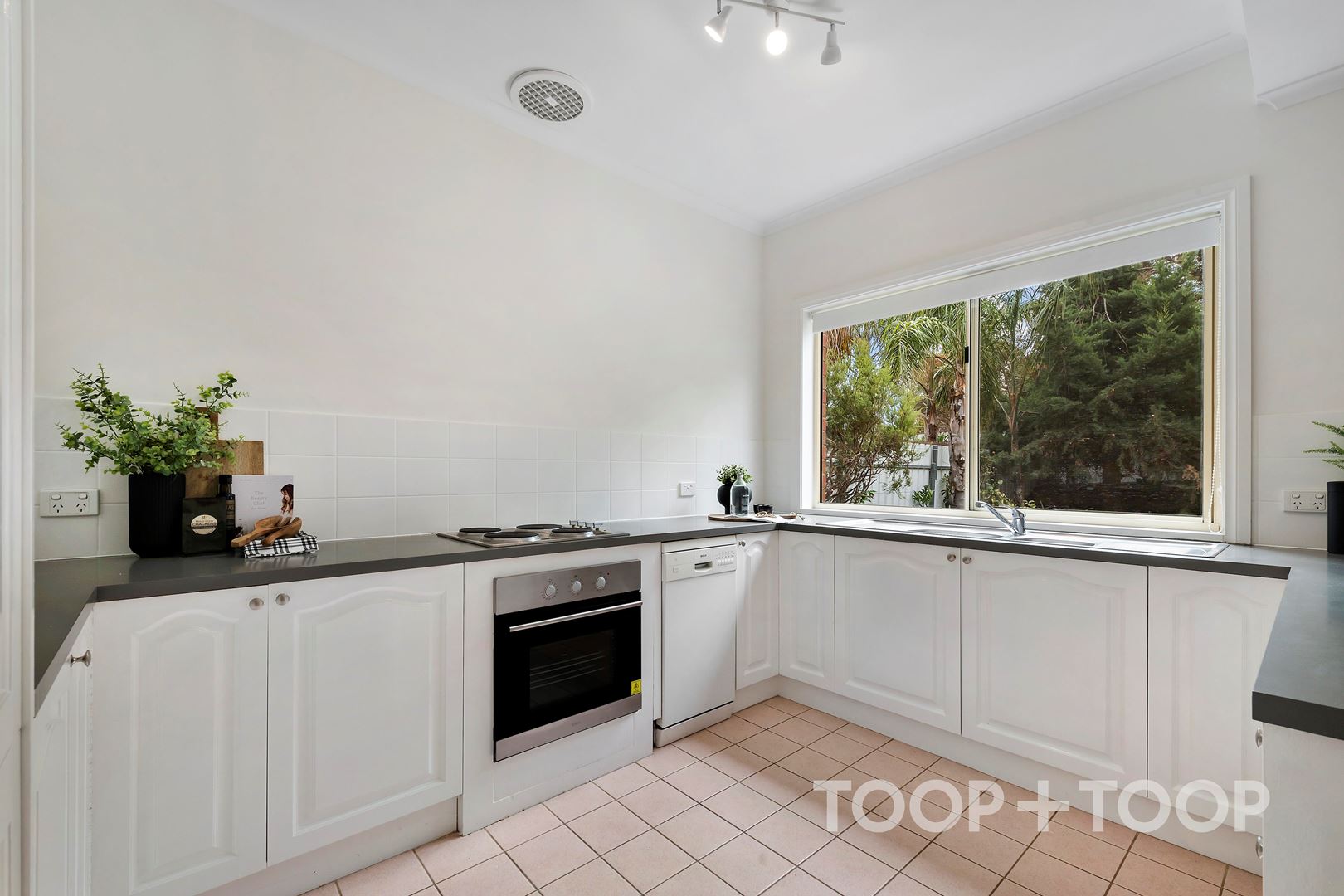 1 / 6 Colonial Court, Teringie SA 5072, Teringie - Thumbnail 7