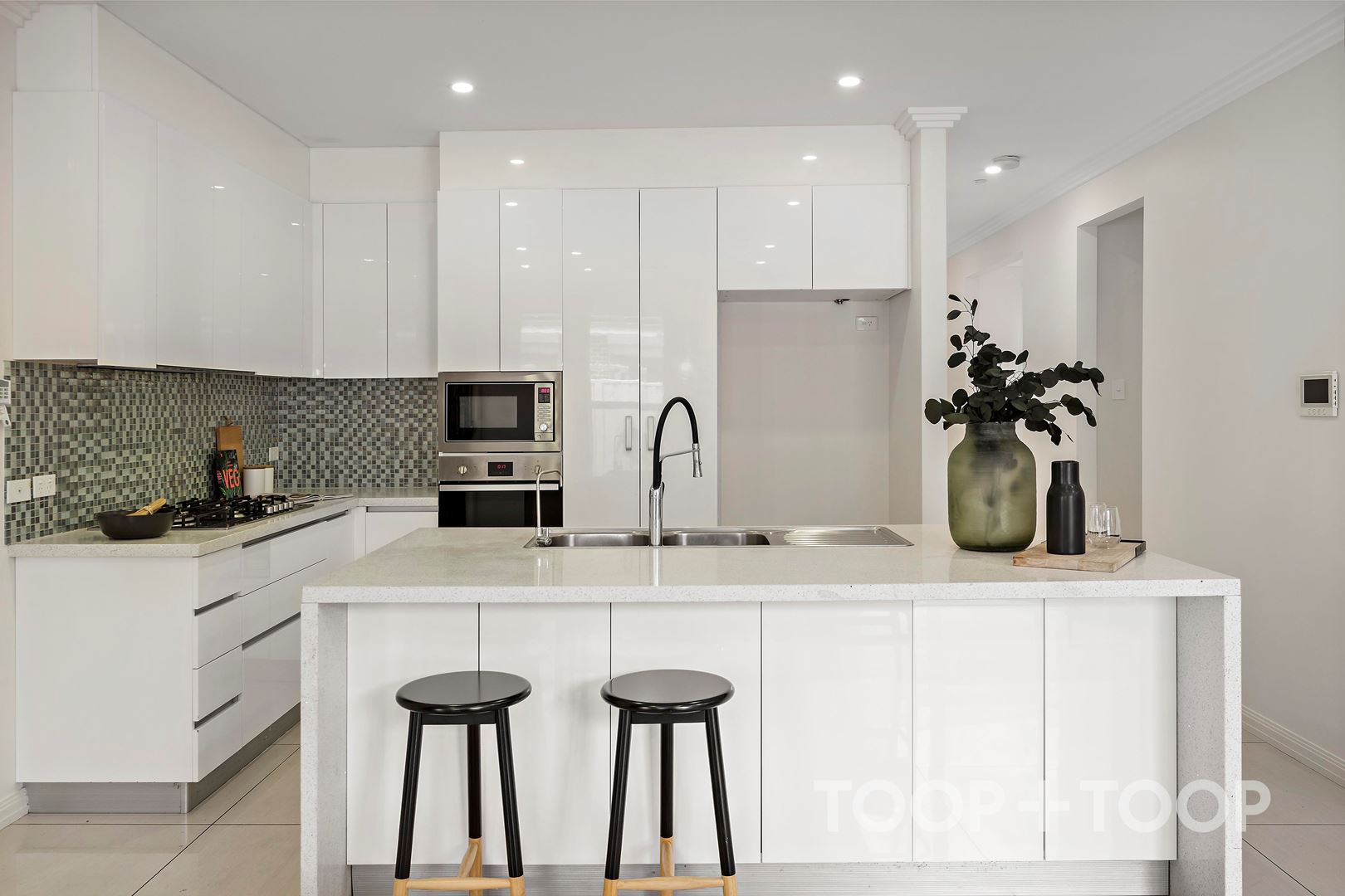 92 Shakespeare Avenue, Magill SA 5072, Magill - Thumbnail 3