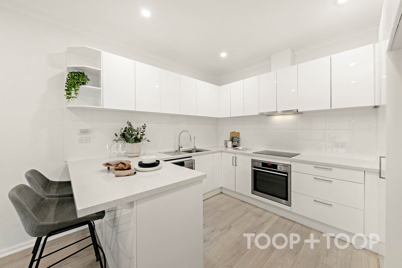 2 / 26 Quinlivan Road, Pooraka SA 5095, Pooraka - Thumbnail 2