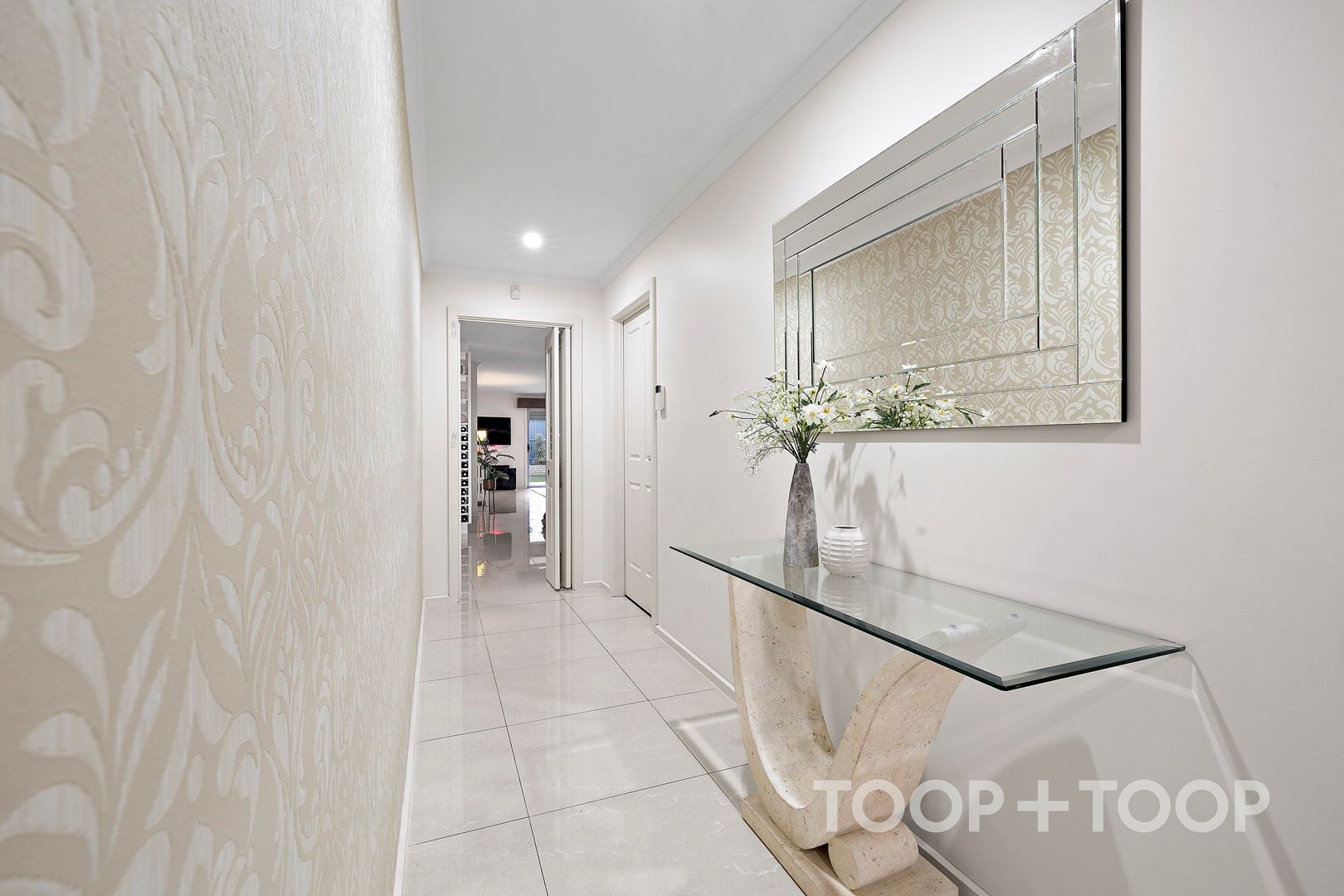 31 Rochester Drive, Salisbury Heights SA 5109, Salisbury Heights - Thumbnail 2