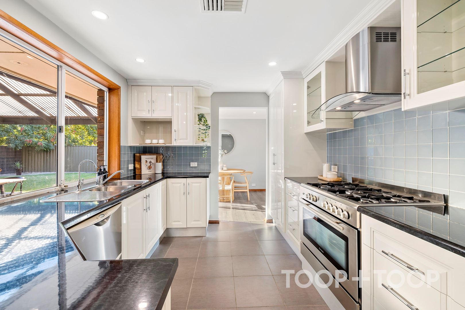 8 Catharina Court, Modbury Heights SA 5092, Modbury Heights - Thumbnail 2