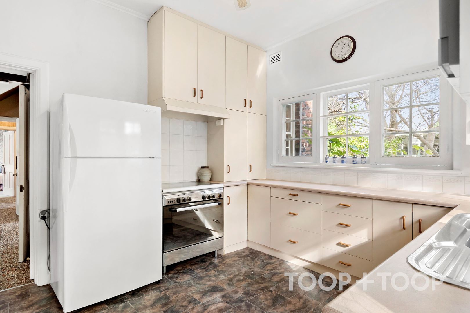 1 Russell Avenue, Hazelwood Park SA 5066, Hazelwood Park - Thumbnail 4