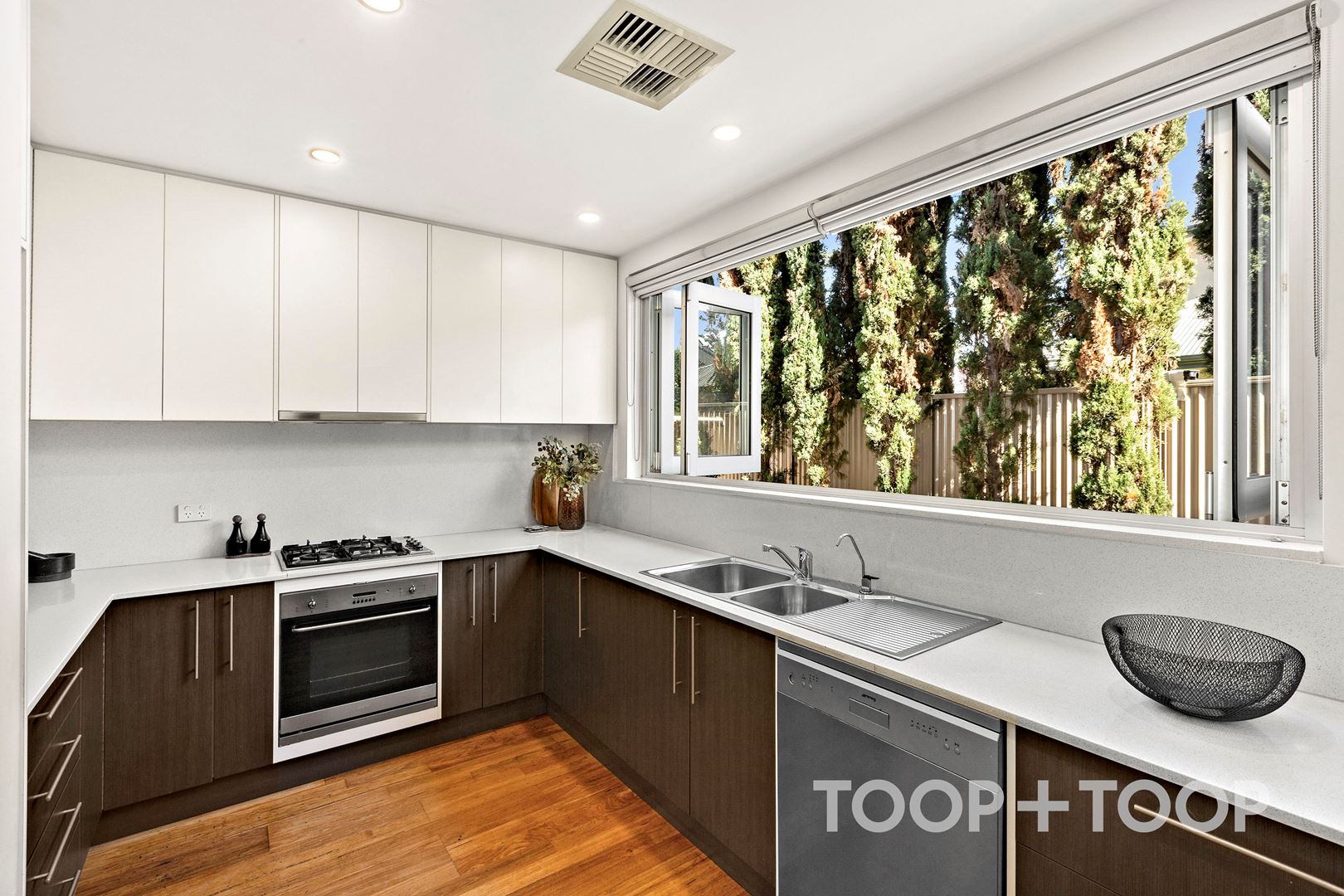 3 Eitzen Street, Glenelg SA 5045, Glenelg - Thumbnail 7