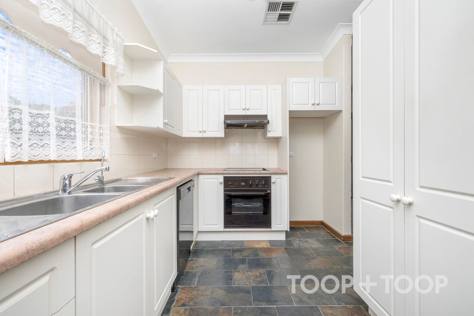 38 Greenfield Road,Seaview Downs SA 5049, Seaview Downs - Thumbnail 4