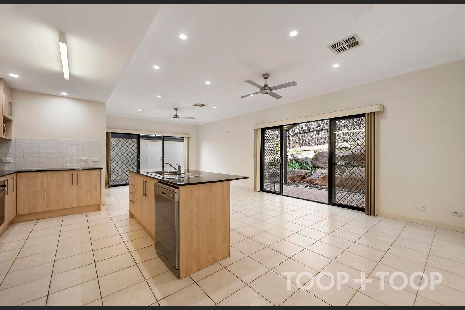 1 / 28 Claremont Road,Golden Grove SA 5125, Golden Grove - Thumbnail 6