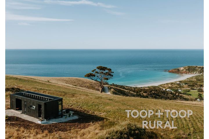 Lot Wander Pods / 6208 North Coast Road