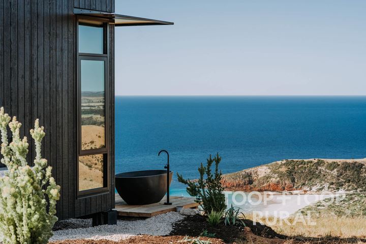 Lot Wander Pods / 6208 North Coast Road