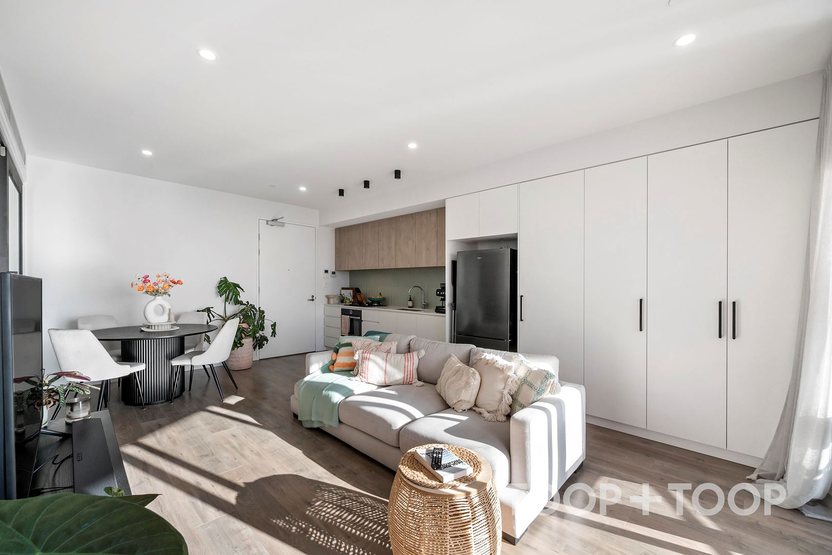 404 / 1 Troubridge Drive,West Lakes SA 5021, West Lakes - Thumbnail 2