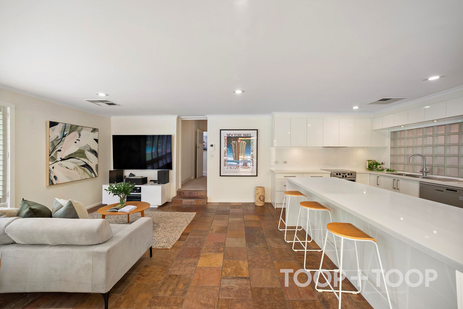 7 Egmont Terrace,Erindale SA 5066, Erindale - Thumbnail 2