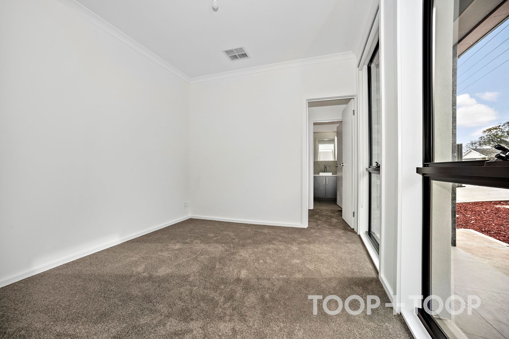 1 / 64 Collins Parade,Hackham SA 5163, Hackham - Thumbnail 5