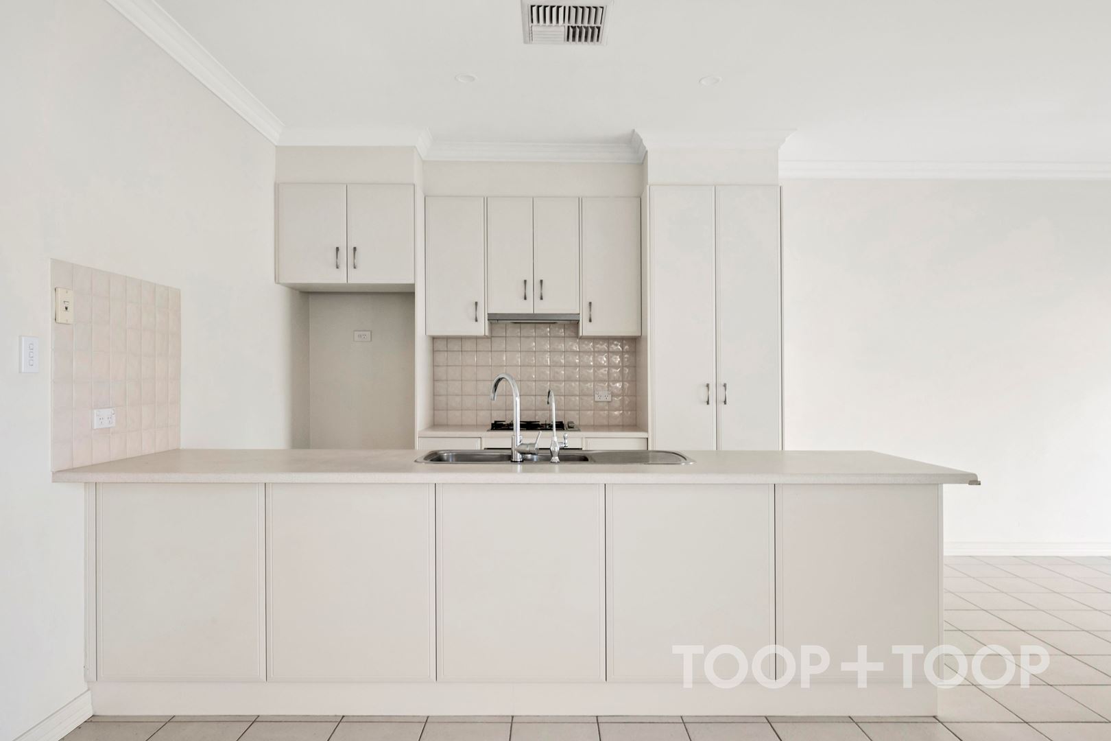 16 Griffiths Road,Plympton Park SA 5038, Plympton Park - Thumbnail 2
