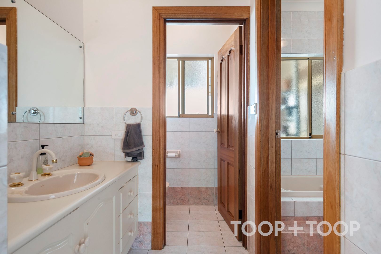 22 Kanowna Street,Hallett Cove SA 5158, Hallett Cove - Thumbnail 8