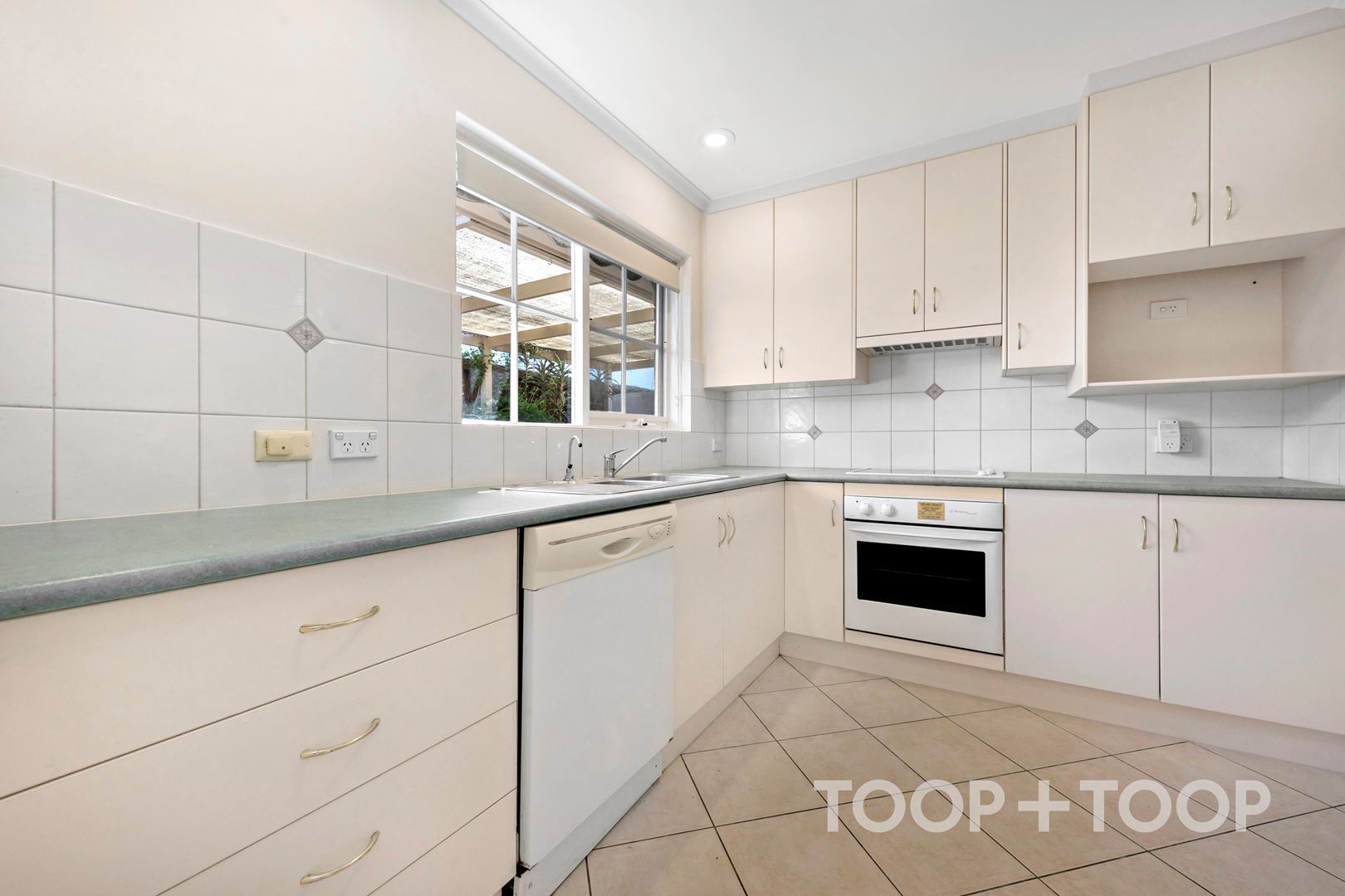 2 / 3 Farrell Street,Glenelg South SA 5045, Glenelg South - Thumbnail 3