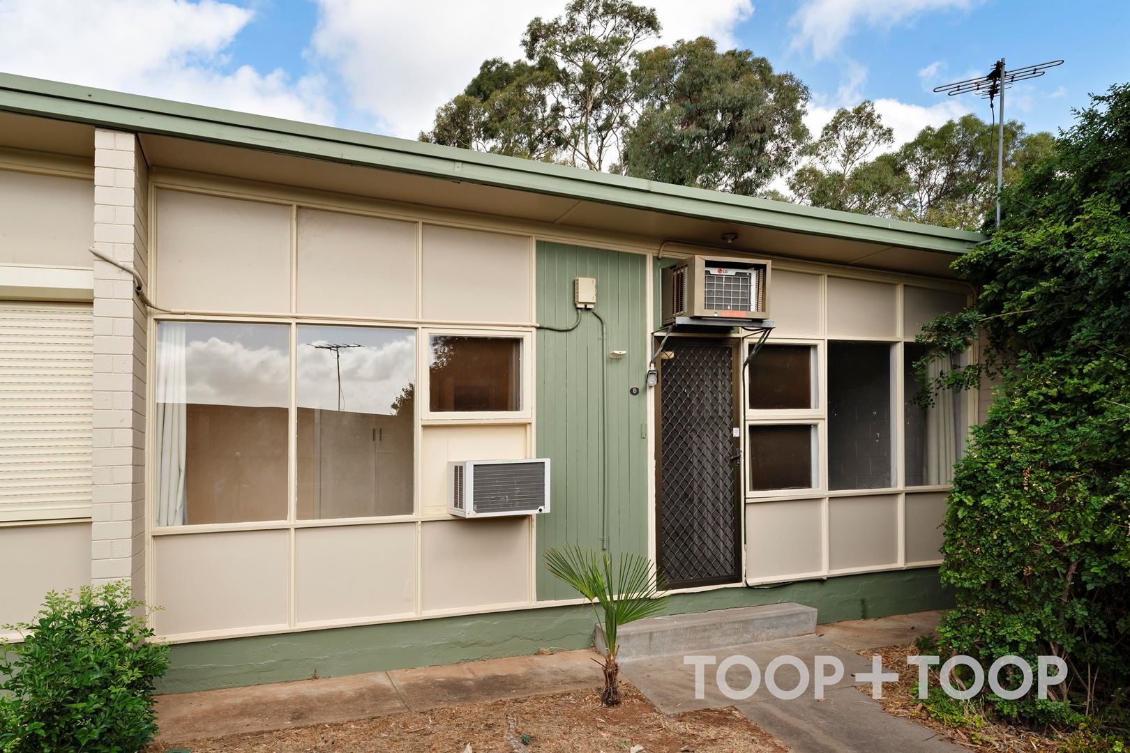 8 / 11 Barcoo Road,Para Hills SA 5096, Para Hills - Thumbnail 2