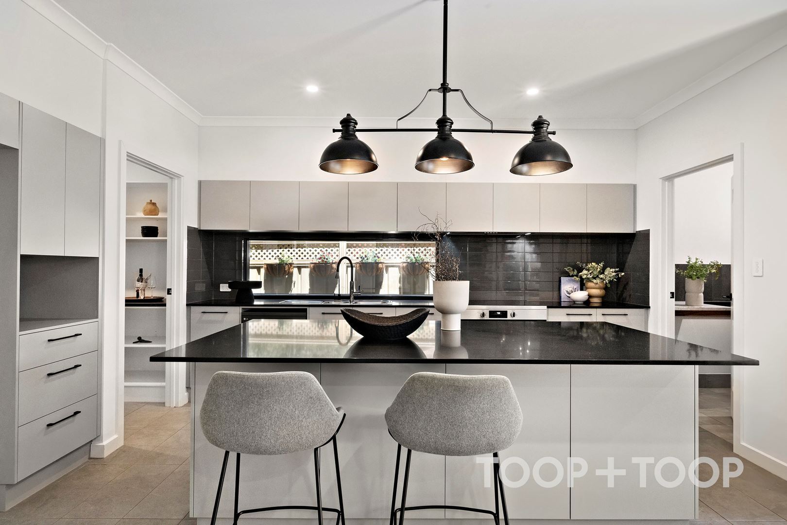 33 Pine Lodge Crescent, Grange SA 5022, Grange - Thumbnail 2