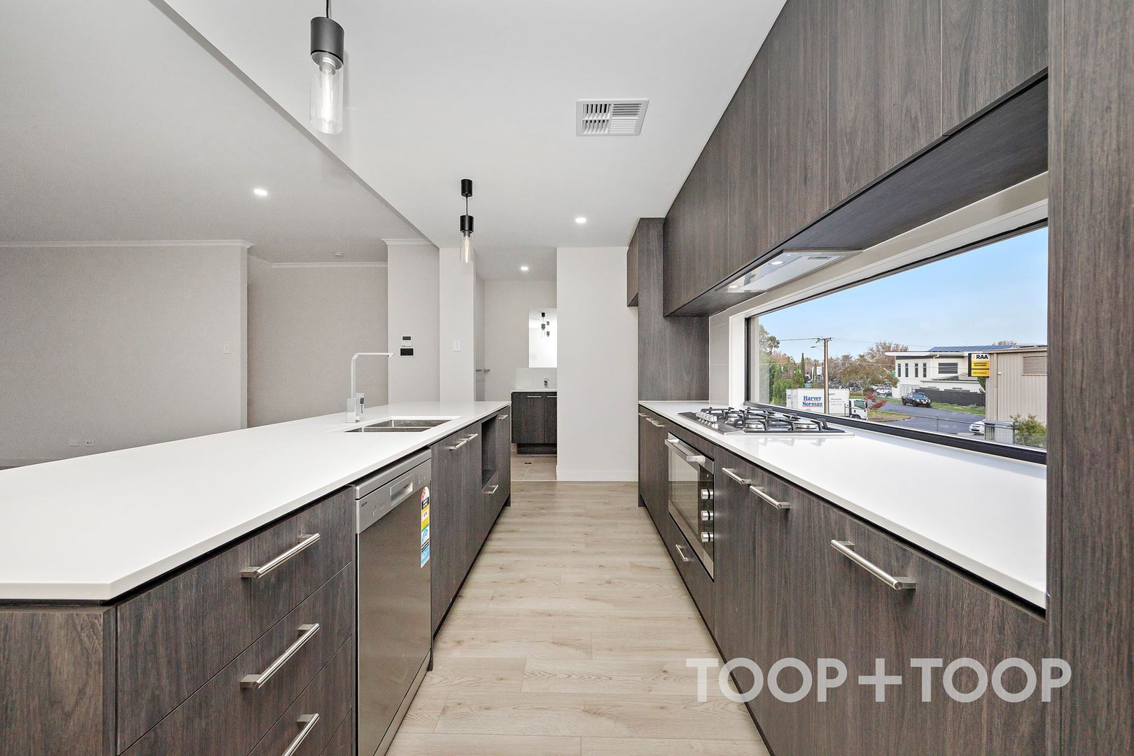 9 Gracechurch Street, Port Adelaide SA 5015, Port Adelaide - Thumbnail 2